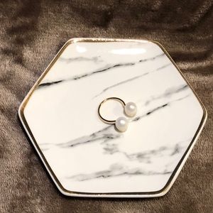 BNIB! Pier One Marble Ring Dish